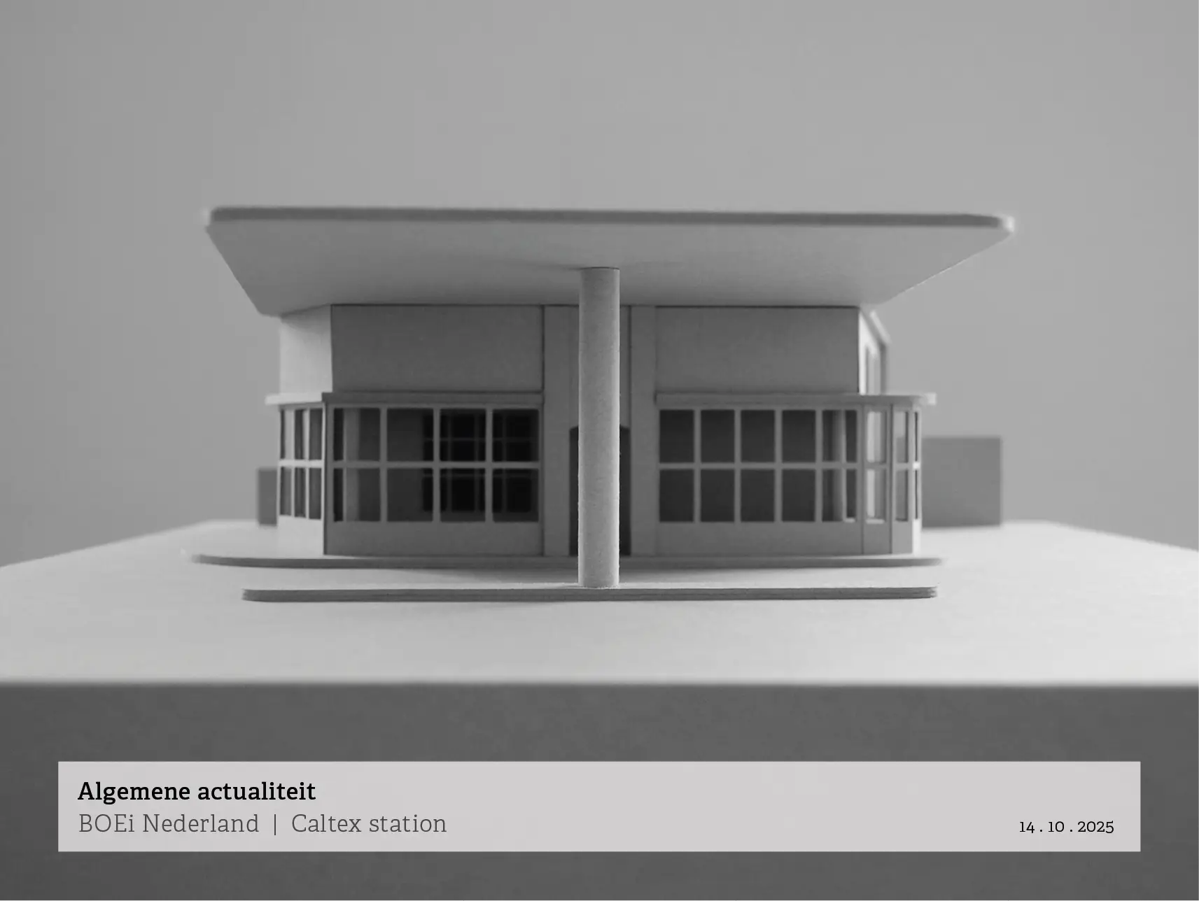 Maquette van het monumentaal gebouw Caltex station in Withuis gemaakt door Brouwers & Geerts architecten